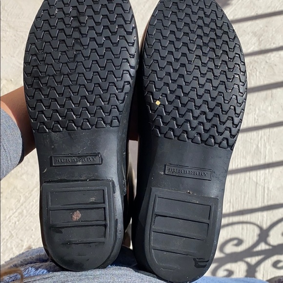 Burberry boots - Picture 3 of 6